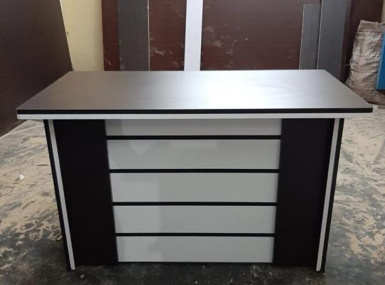 Office table for sale 4ft/2ft
